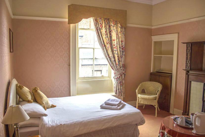 Bed and Breakfast The Boot And Shoe Дарлингтон Экстерьер фото